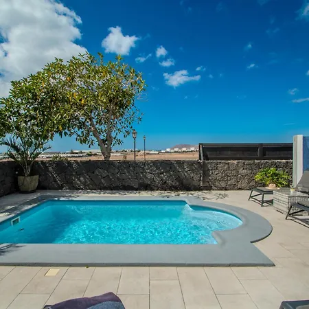 Solsidan Pool, Jacuzzi, A/c 15 Minutes Walking To Marina Rubicon ヴィラ