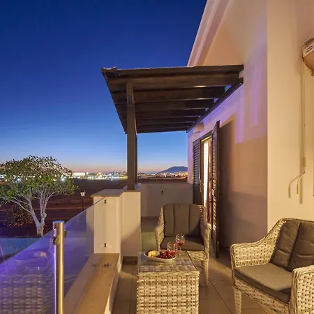 Solsidan Pool, Jacuzzi, A/c 15 Minutes Walking To Marina Rubicon