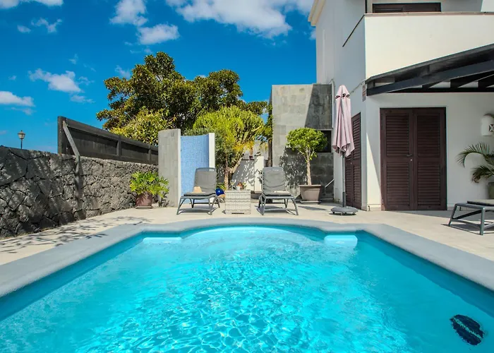 Solsidan Pool, Jacuzzi, A/c 15 Minutes Walking To Marina Rubicon Villa Playa Blanca (Lanzarote)