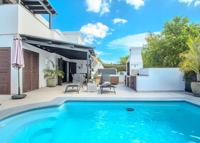 ヴィラ Solsidan Pool, Jacuzzi, A/c 15 Minutes Walking To Marina Rubicon *