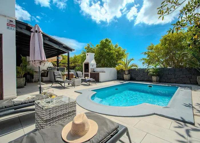 Solsidan Pool, Jacuzzi, A/c 15 Minutes Walking To Marina Rubicon Playa Blanca (Lanzarote)