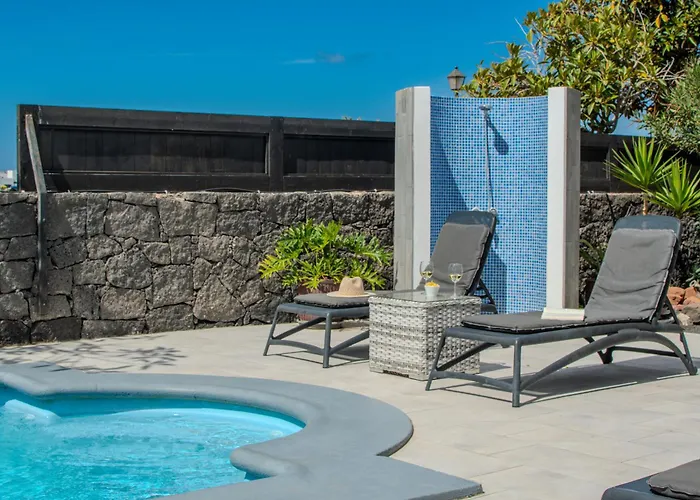 Solsidan Pool, Jacuzzi, A/c 15 Minutes Walking To Marina Rubicon Villa *