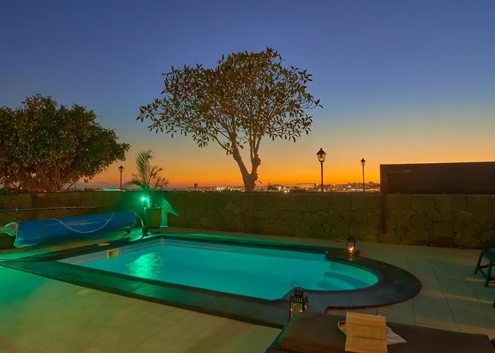 Solsidan Pool, Jacuzzi, A/c 15 Minutes Walking To Marina Rubicon Playa Blanca (Lanzarote)