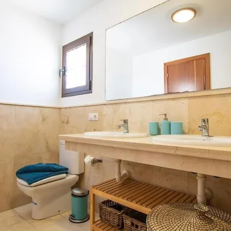 Solsidan Pool, Jacuzzi, A/c 15 Minutes Walking To Marina Rubicon * Коста Бланка