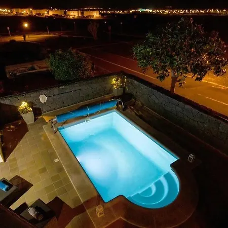 Solsidan Pool, Jacuzzi, A/c 15 Minutes Walking To Marina Rubicon Коста Бланка
