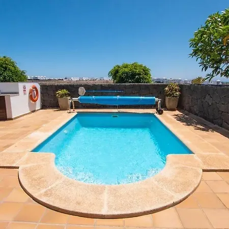 Solsidan Pool, Jacuzzi, A/c 15 Minutes Walking To Marina Rubicon *