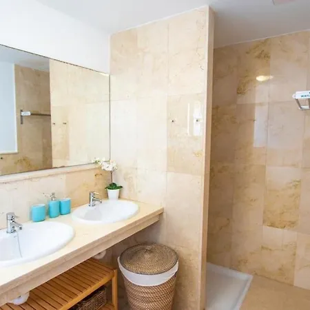 Solsidan Pool, Jacuzzi, A/c 15 Minutes Walking To Marina Rubicon * Коста Бланка