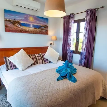 Вилла Solsidan Pool, Jacuzzi, A/c 15 Minutes Walking To Marina Rubicon *