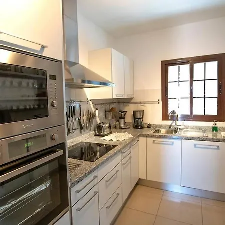 Solsidan Pool, Jacuzzi, A/c 15 Minutes Walking To Marina Rubicon Коста Бланка