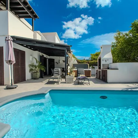 Βίλα Solsidan Pool, Jacuzzi, A/c 15 Minutes Walking To Marina Rubicon