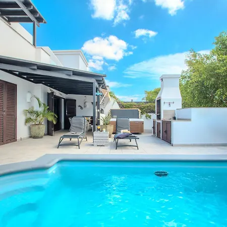 Βίλα Solsidan Pool, Jacuzzi, A/c 15 Minutes Walking To Marina Rubicon *