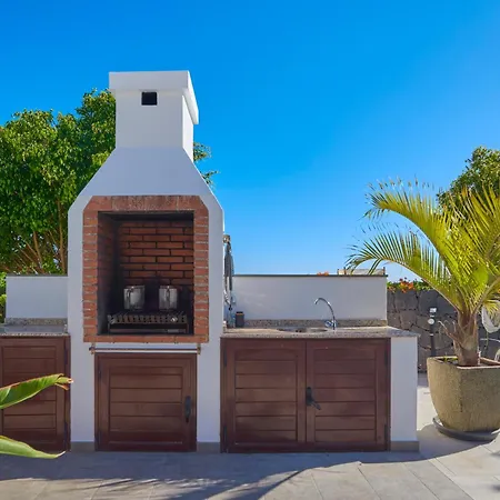 Solsidan Pool, Jacuzzi, A/c 15 Minutes Walking To Marina Rubicon * Playa Blanca