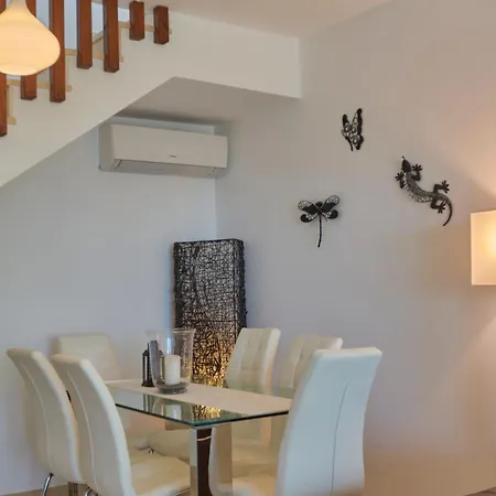 Villa Solsidan Pool, Jacuzzi, A/c 15 Minutes Walking To Marina Rubicon *