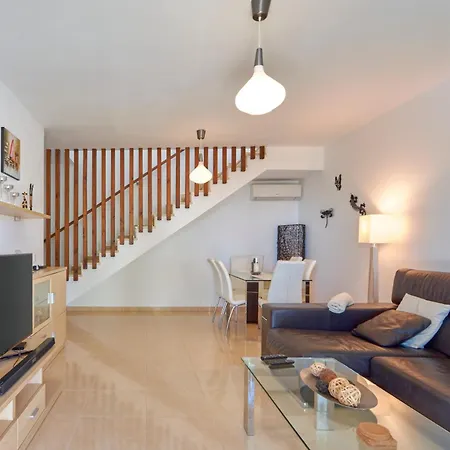 Villa Solsidan Pool, Jacuzzi, A/c 15 Minutes Walking To Marina Rubicon