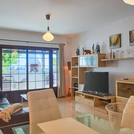 Villa Solsidan Pool, Jacuzzi, A/c 15 Minutes Walking To Marina Rubicon *