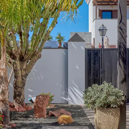 Solsidan Pool, Jacuzzi, A/c 15 Minutes Walking To Marina Rubicon * Playa Blanca