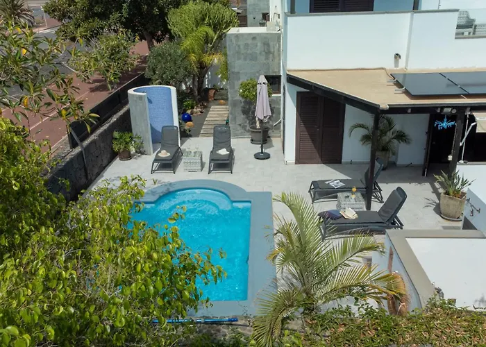 Solsidan Pool, Jacuzzi, A/c 15 Minutes Walking To Marina Rubicon *