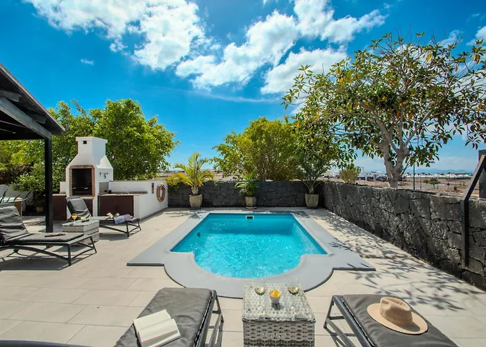 Solsidan Pool, Jacuzzi, A/c 15 Minutes Walking To Marina Rubicon ヴィラ *