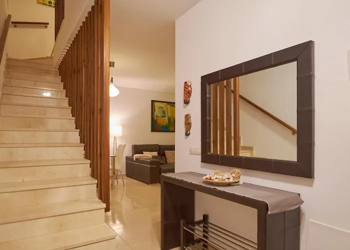 Solsidan Pool, Jacuzzi, A/c 15 Minutes Walking To Marina Rubicon