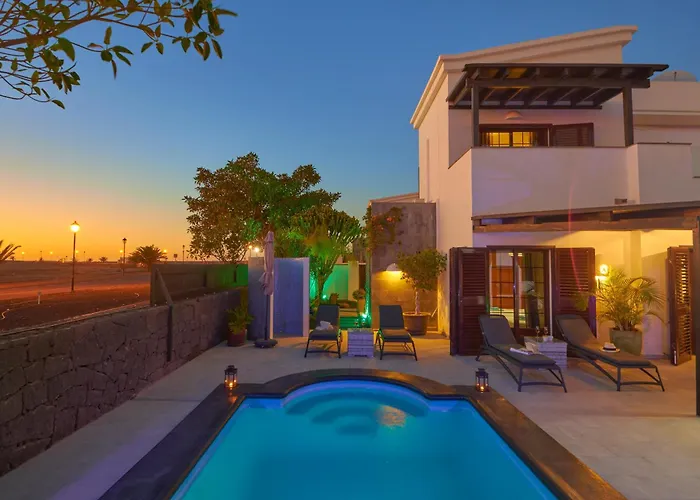 Villa Solsidan Pool, Jacuzzi, A/c 15 Minutes Walking To Marina Rubicon Playa Blanca