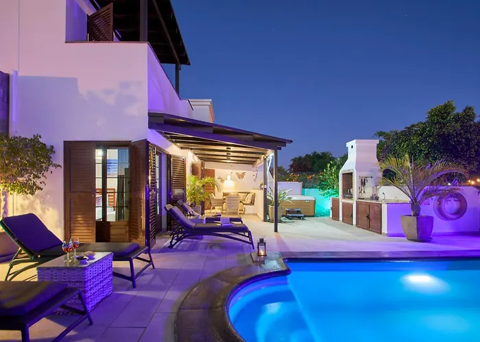 Villa Solsidan Pool, Jacuzzi, A/c 15 Minutes Walking To Marina Rubicon Playa Blanca
