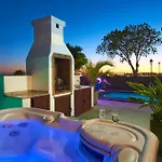Solsidan Pool, Jacuzzi, A/c 15 Minutes Walking To Marina Rubicón Villa