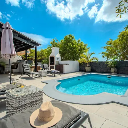 Solsidan Pool, Jacuzzi, A/c 15 Minutes Walking To Marina Rubicon بلايا بلانكا