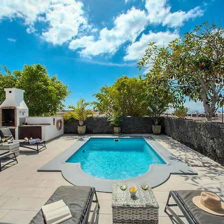 Solsidan Pool, Jacuzzi, A/c 15 Minutes Walking To Marina Rubicon فيلة *