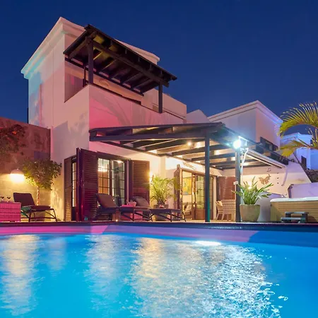 Solsidan Pool, Jacuzzi, A/c 15 Minutes Walking To Marina Rubicon Willa