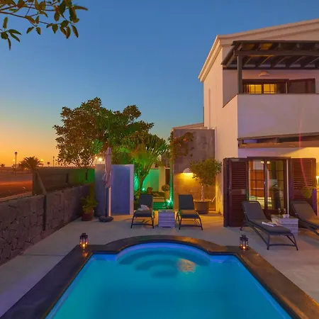 Willa Solsidan Pool, Jacuzzi, A/c 15 Minutes Walking To Marina Rubicon Playa Blanca (Lanzarote)