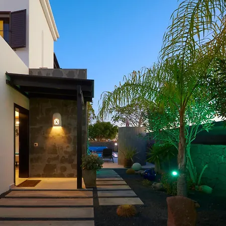 Solsidan Pool, Jacuzzi, A/c 15 Minutes Walking To Marina Rubicon Willa