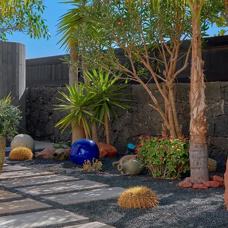 Solsidan Pool, Jacuzzi, A/c 15 Minutes Walking To Marina Rubicon فيلة بلايا بلانكا