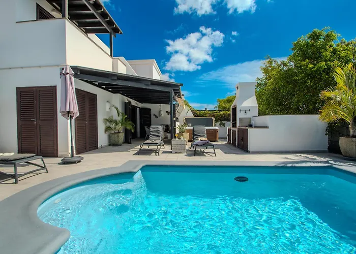 Villa Solsidan Pool, Jacuzzi, A/c 15 Minutes Walking To Marina Rubicón