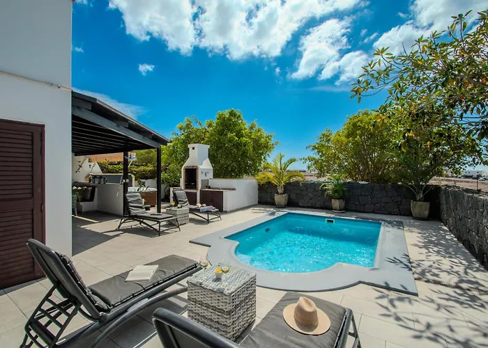 Solsidan Pool, Jacuzzi, A/c 15 Minutes Walking To Marina Rubicon Вилла *