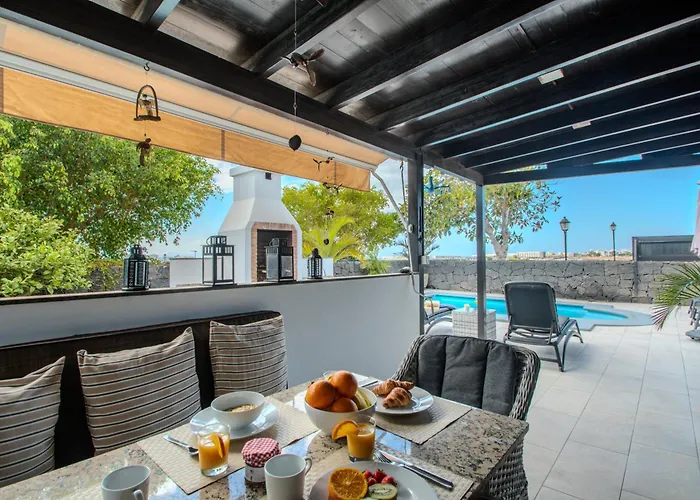 Villa Solsidan Pool, Jacuzzi, A/c 15 Minutes Walking To Marina Rubicón