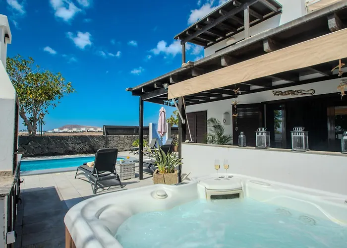 Вилла Solsidan Pool, Jacuzzi, A/c 15 Minutes Walking To Marina Rubicon