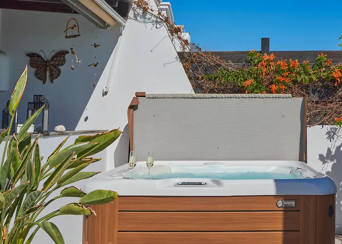 Solsidan Pool, Jacuzzi, A/c 15 Minutes Walking To Marina Rubicón