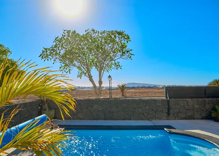 Solsidan Pool, Jacuzzi, A/c 15 Minutes Walking To Marina Rubicón Villa Playa Blanca (Lanzarote)