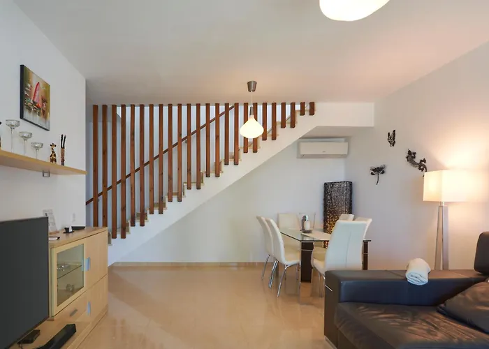 Вилла Solsidan Pool, Jacuzzi, A/c 15 Minutes Walking To Marina Rubicon