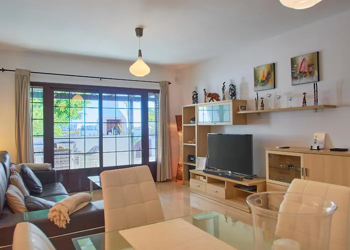 Вилла Solsidan Pool, Jacuzzi, A/c 15 Minutes Walking To Marina Rubicon *