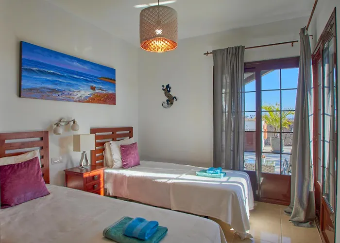 Solsidan Pool, Jacuzzi, A/c 15 Minutes Walking To Marina Rubicon Вилла