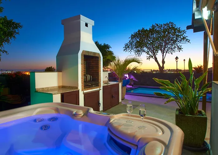 Solsidan Pool, Jacuzzi, A/c 15 Minutes Walking To Marina Rubicon Вилла