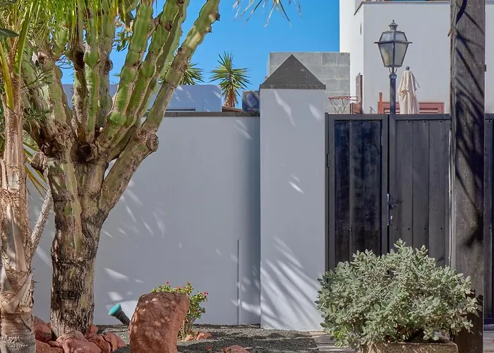 Solsidan Pool, Jacuzzi, A/c 15 Minutes Walking To Marina Rubicón * Playa Blanca (Lanzarote)